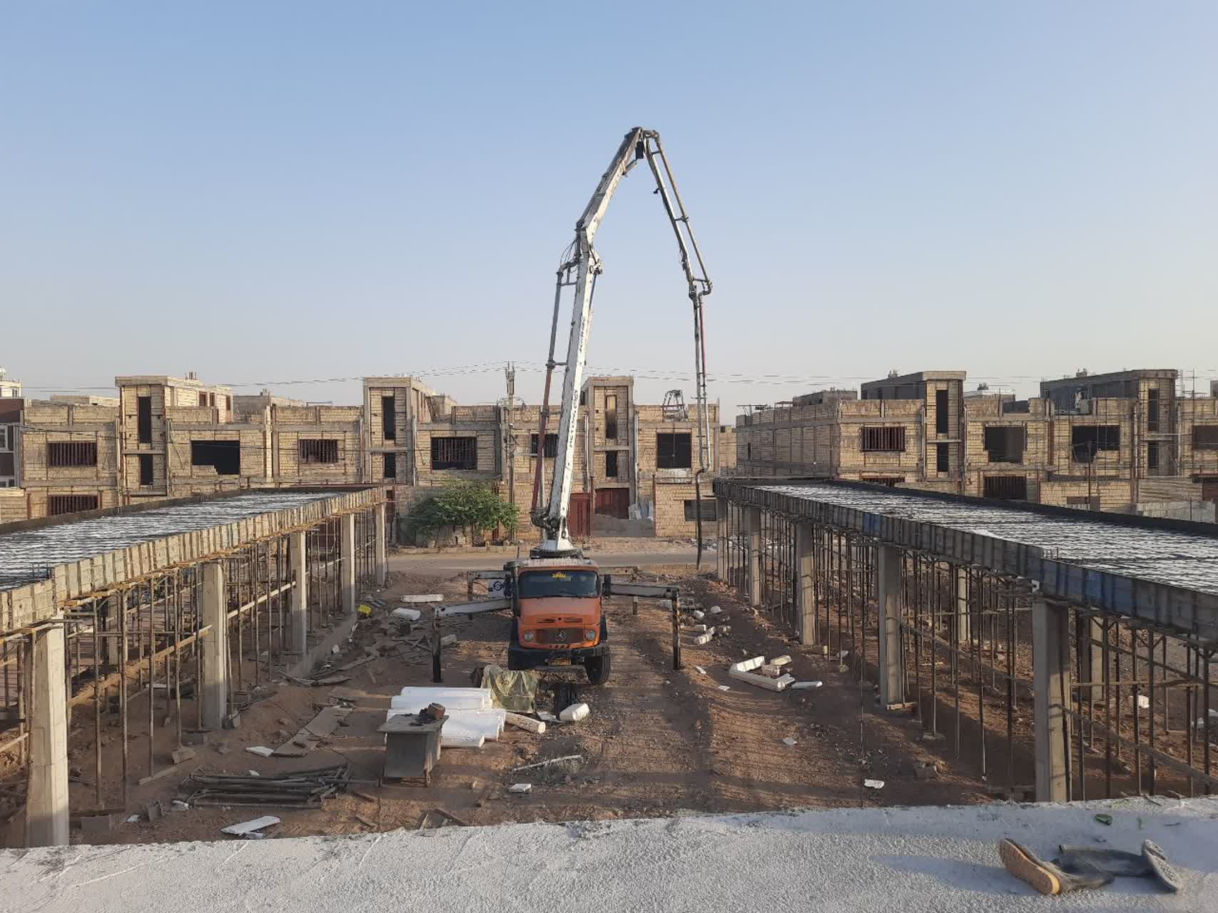 نظارت بر اجرای 18 واحد تجاری مسکن مهر آبادان