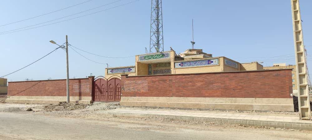 نظارت بر دیوار و محوطه و پباده رو سازی مسجد مسکن مهر آبادان